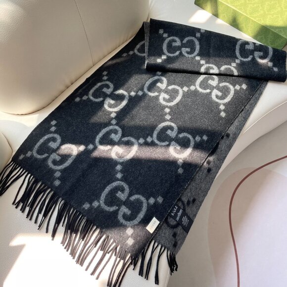 Gucci Black and Gray Patterned Scarf - Picture 2 of 5